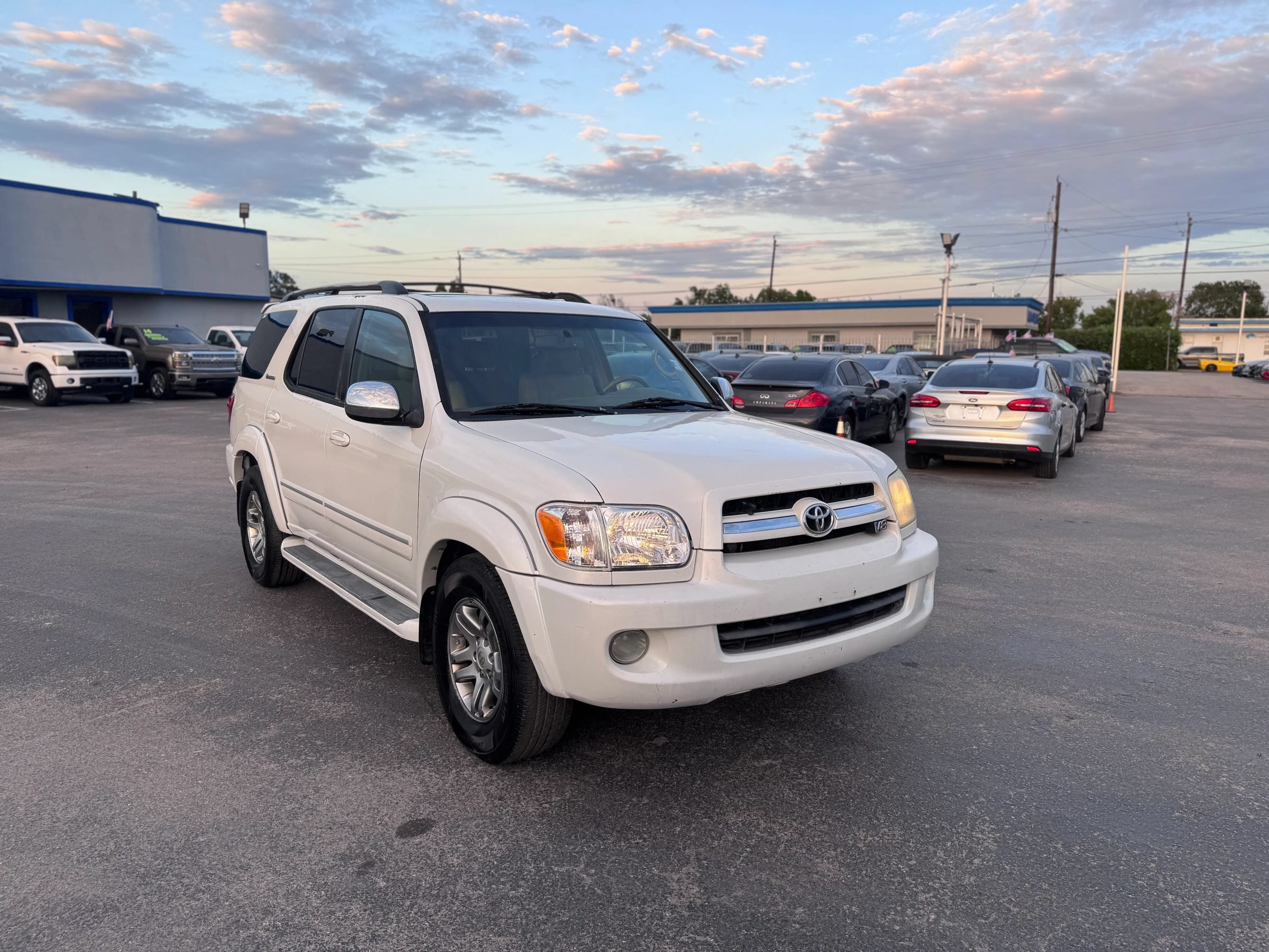 Used 2007 Toyota Sequoia Limited w/ Luxury Pkg RWD image 3