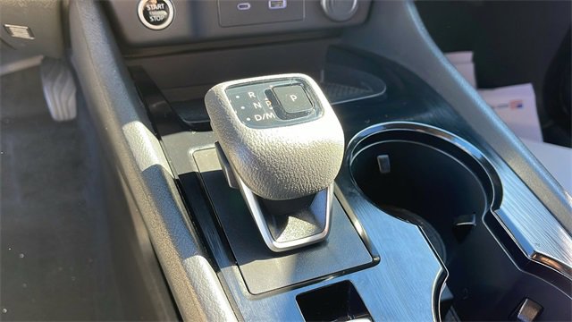 Used 2023 Nissan Rogue SV image 17