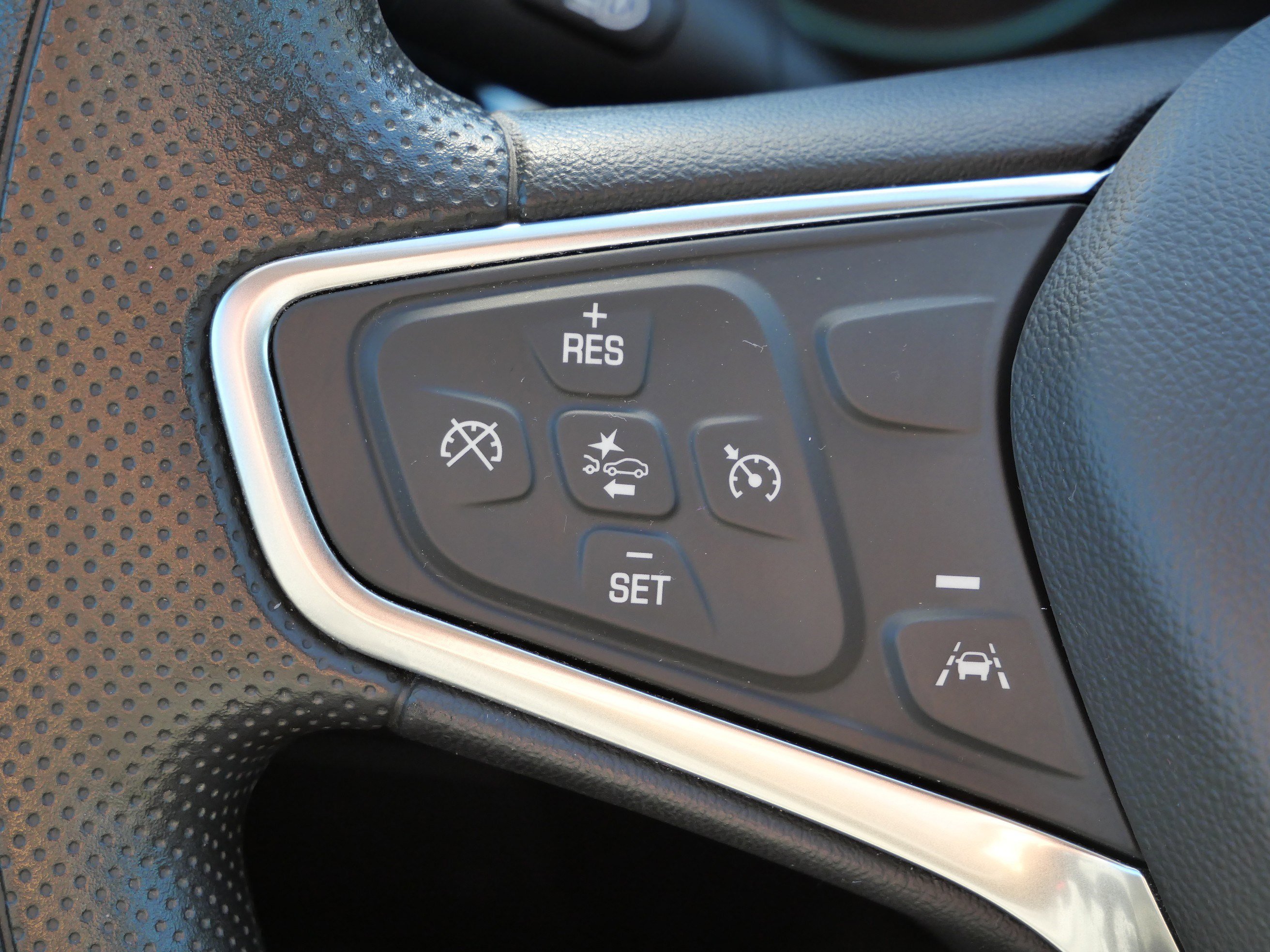 Used 2025 Chevrolet Malibu LT image 32