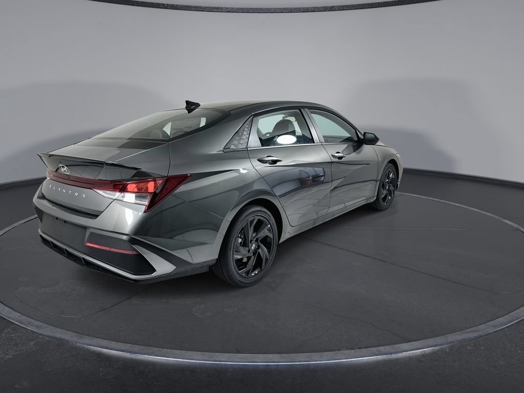 New 2026 Hyundai Elantra SEL Sport FWD image 8