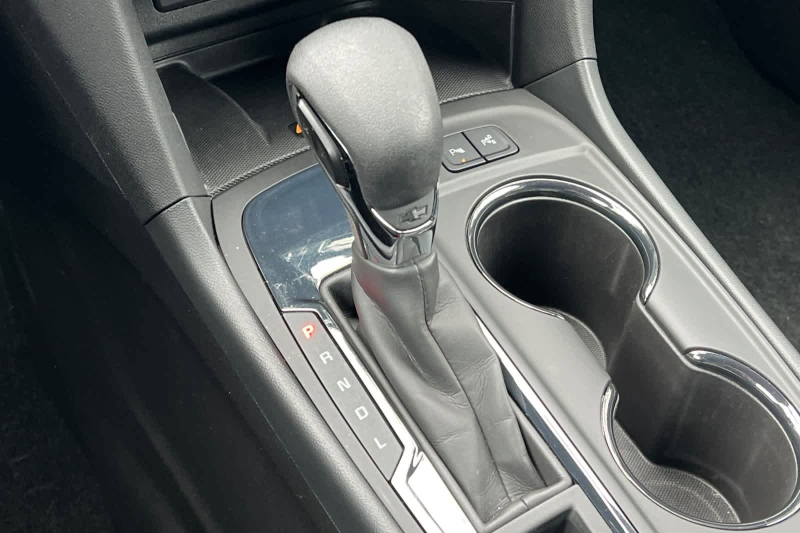 Used 2024 Chevrolet Equinox Premier image 21