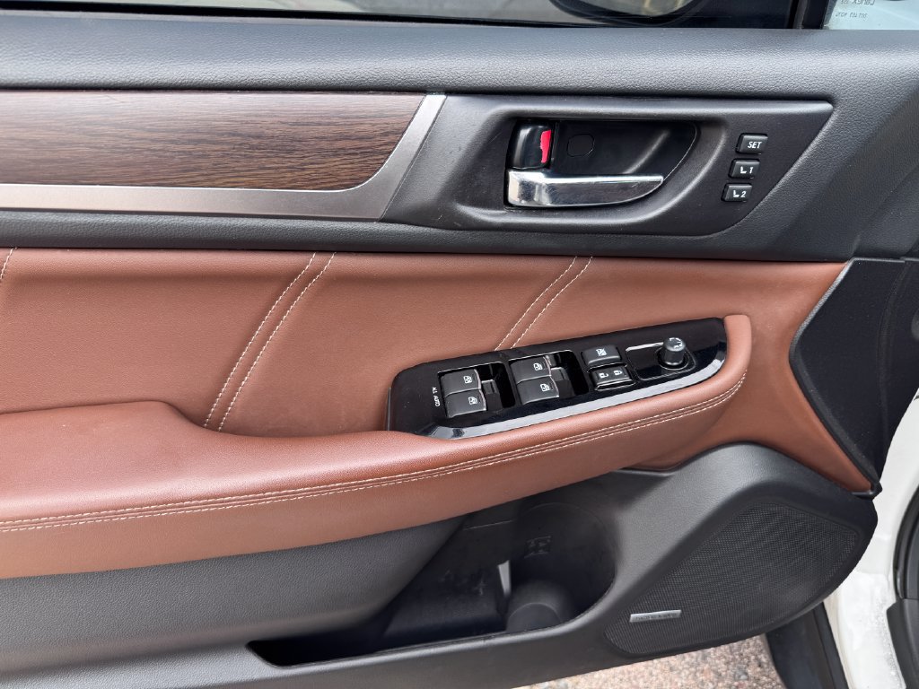 Used 2018 Subaru Outback 2.5i Touring w/ Popular Package #3 AWD/4WD image 19