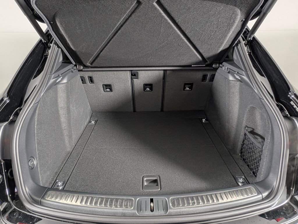 New 2026 Porsche Macan image 15