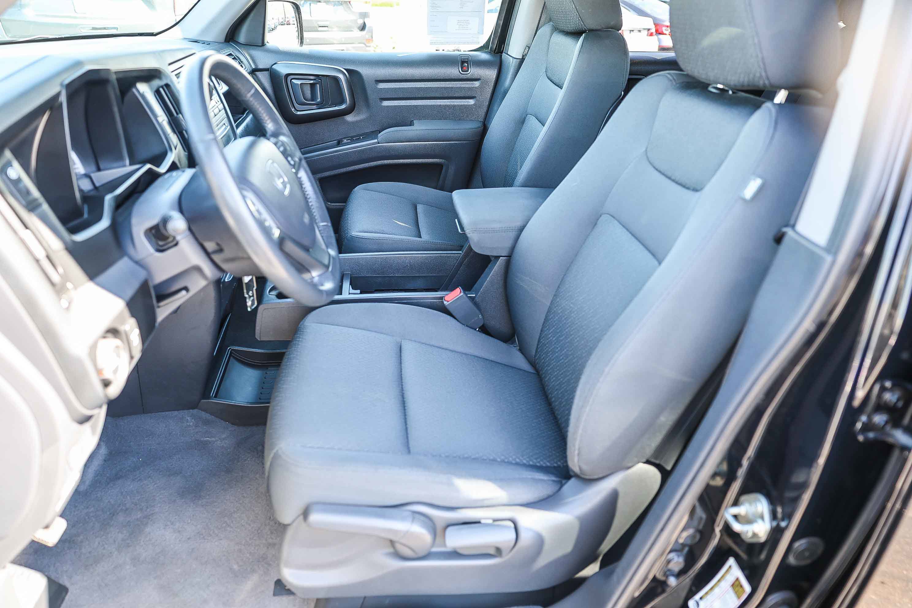 Used 2014 Honda Ridgeline Sport image 9