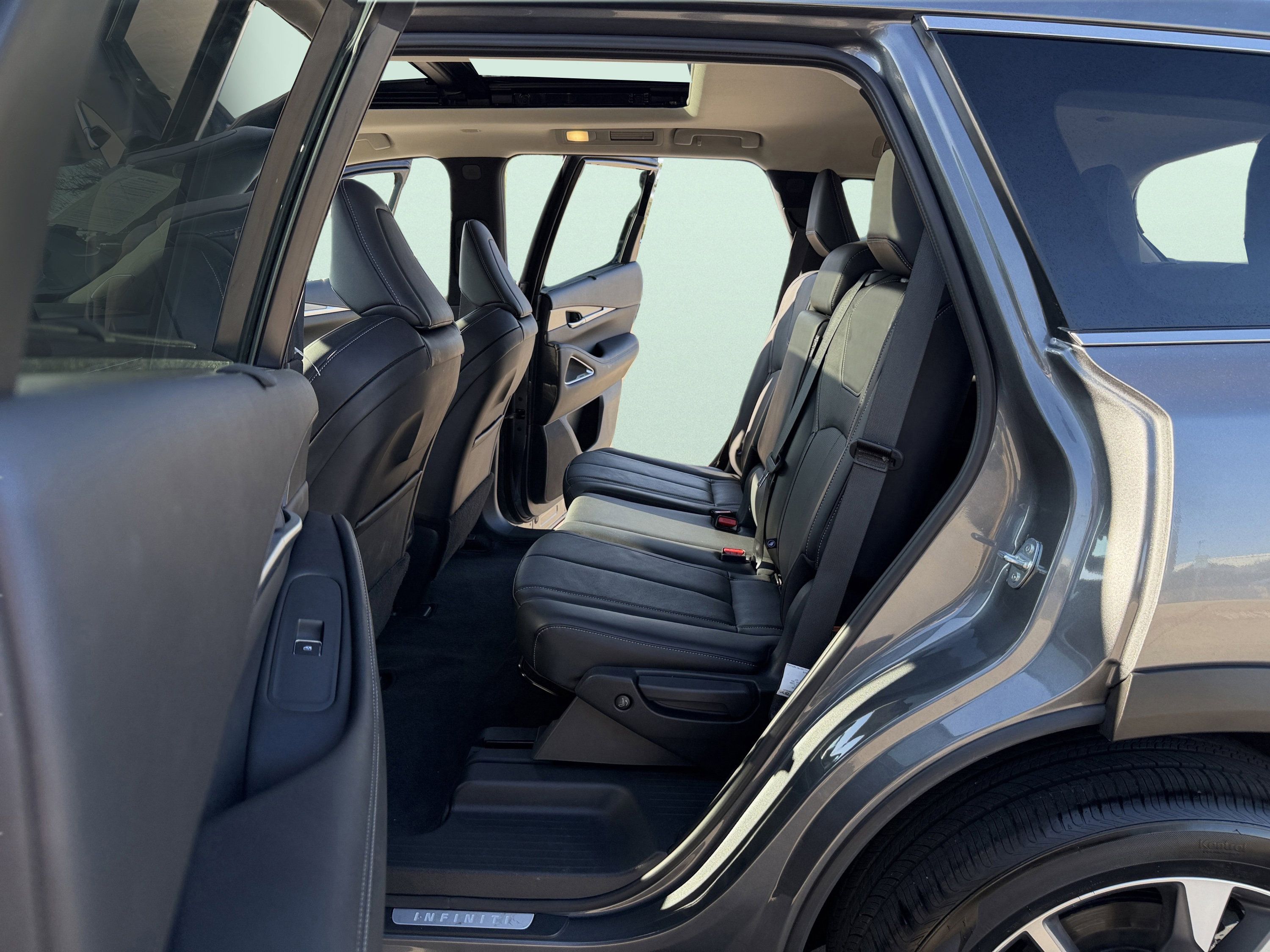 Used 2025 INFINITI QX60 Luxe FWD image 26