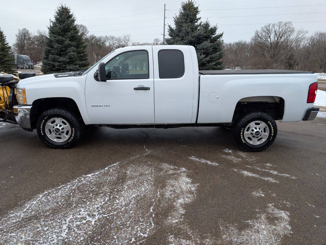 Used 2013 Chevrolet Silverado 2500 W/T w/ Snow Plow Prep Package AWD/4WD image 7