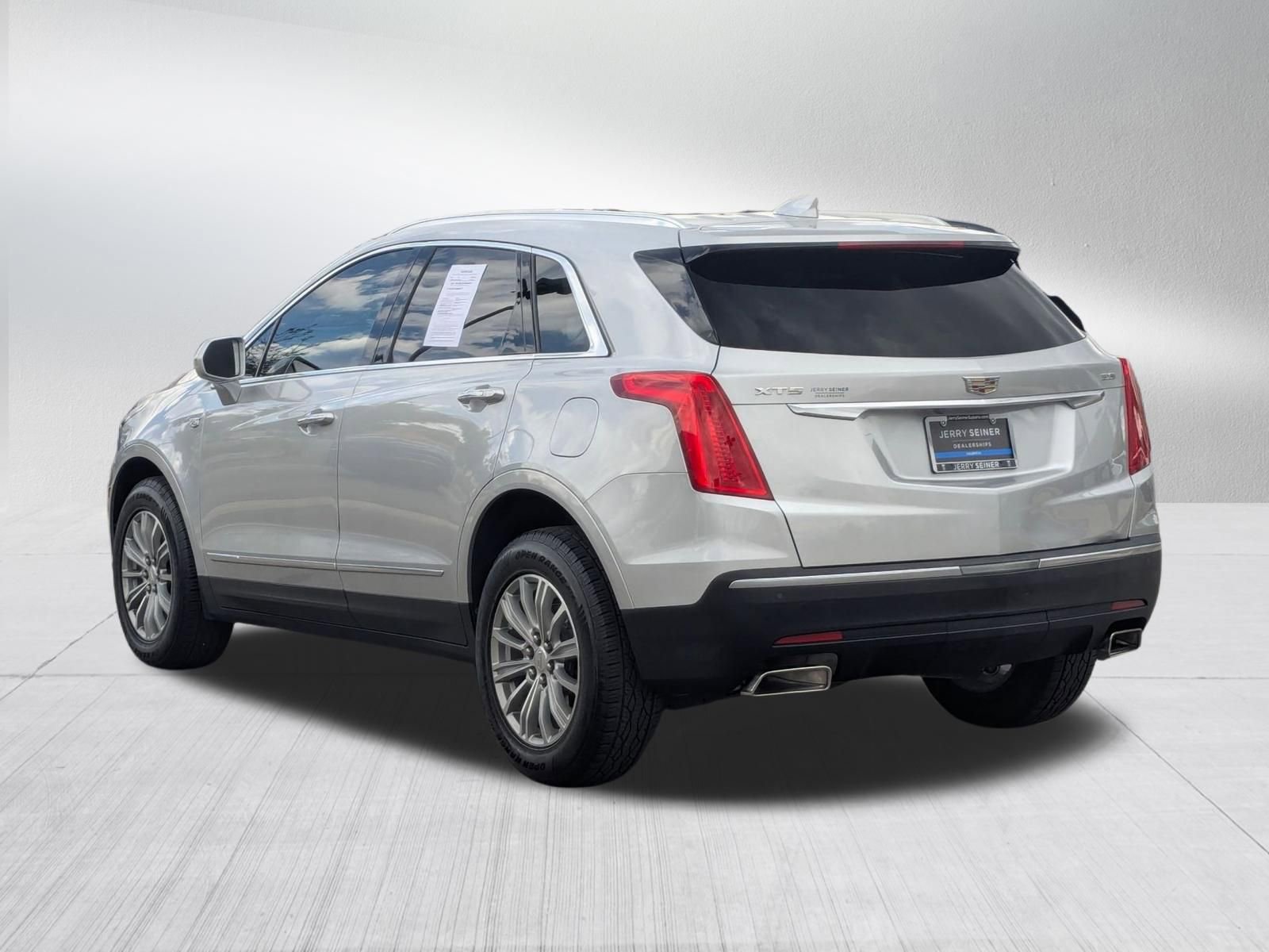 Used 2019 Cadillac XT5 Luxury FWD image 3