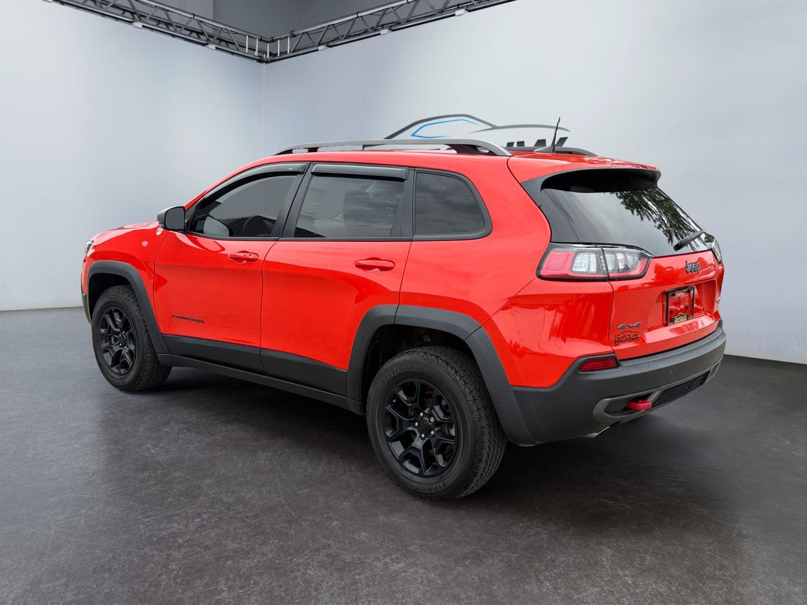 Used 2021 Jeep Cherokee Trailhawk w/ Comfort & Convenience Group AWD/4WD image 5