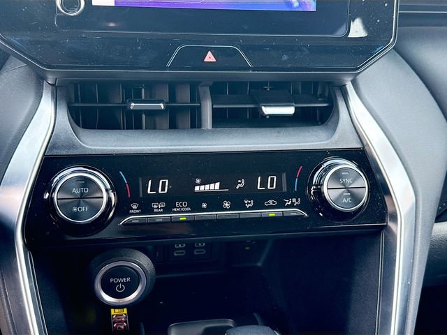 Used 2024 Toyota Venza LE AWD/4WD image 15