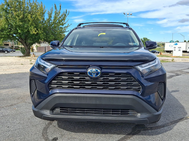 Used 2022 Toyota RAV4 XLE w/ Convenience Package AWD/4WD image 2