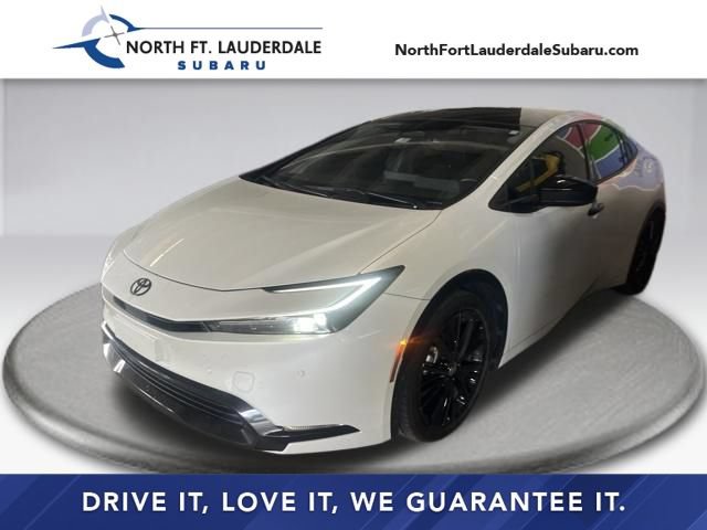 Used 2025 Toyota Prius FWD image 1