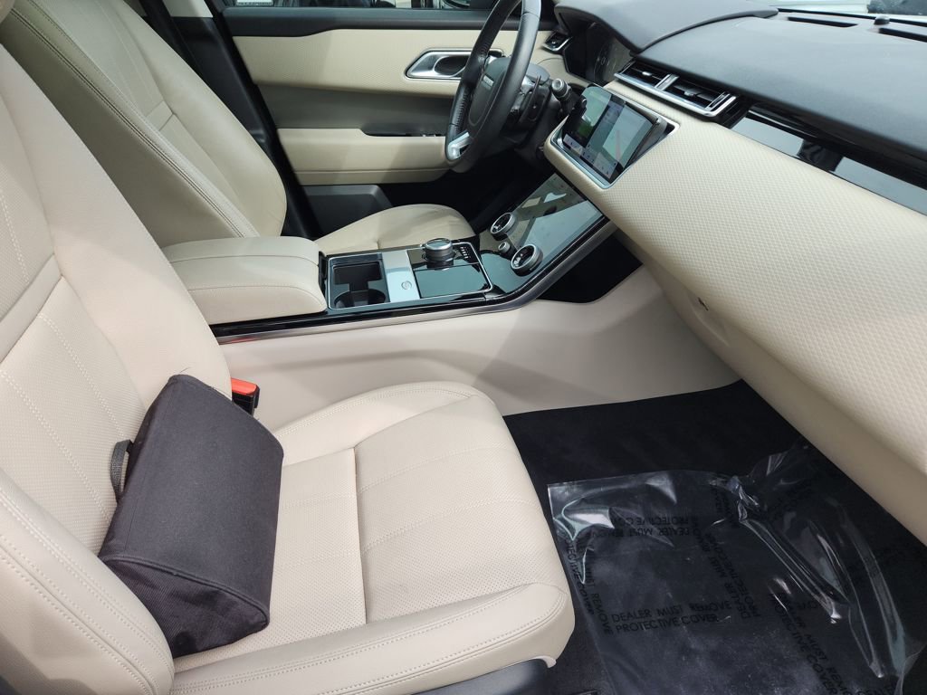 Used 2019 Land Rover Range Rover Velar S image 3