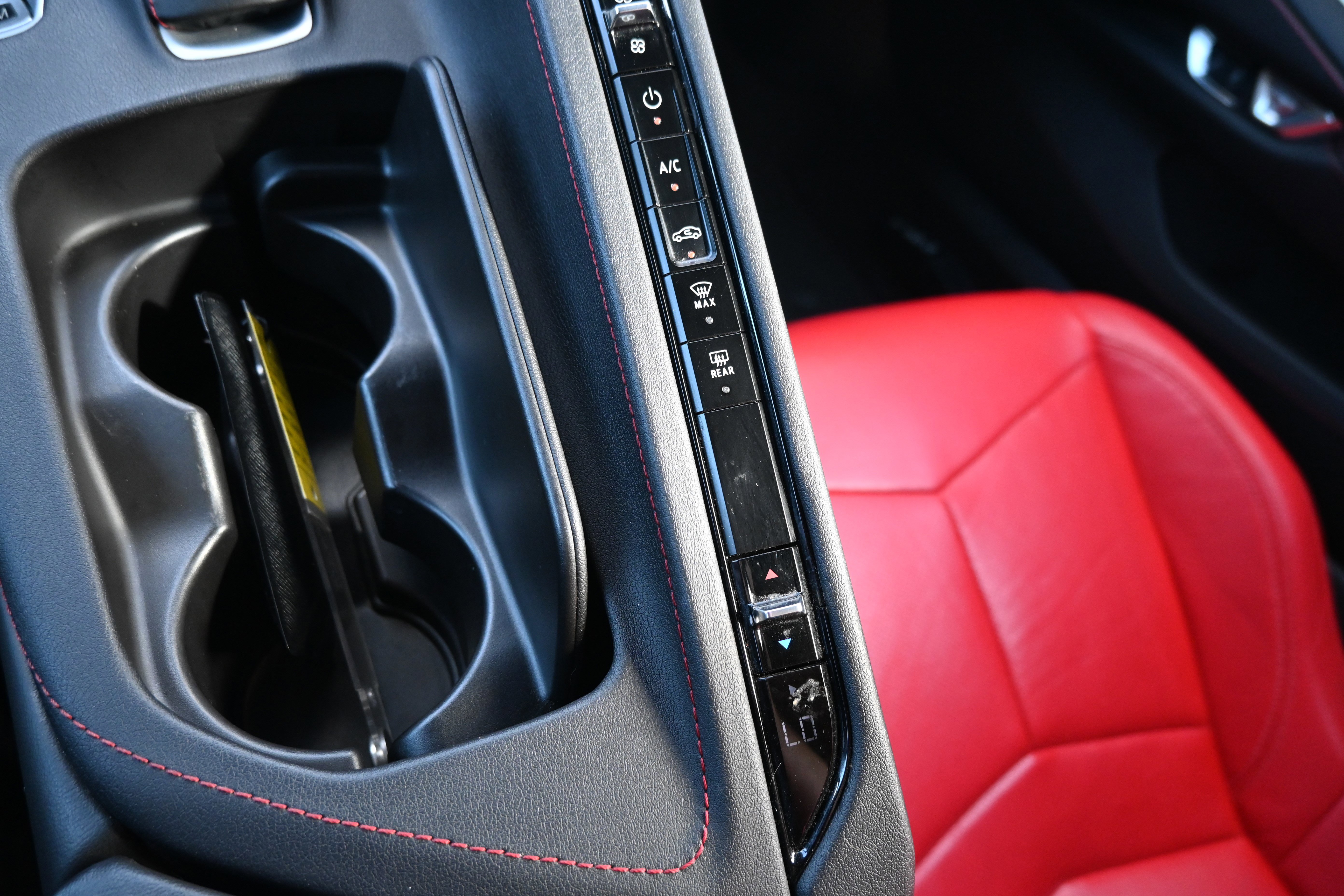 Used 2020 Chevrolet Corvette Stingray Coupe w/ 1LT image 21