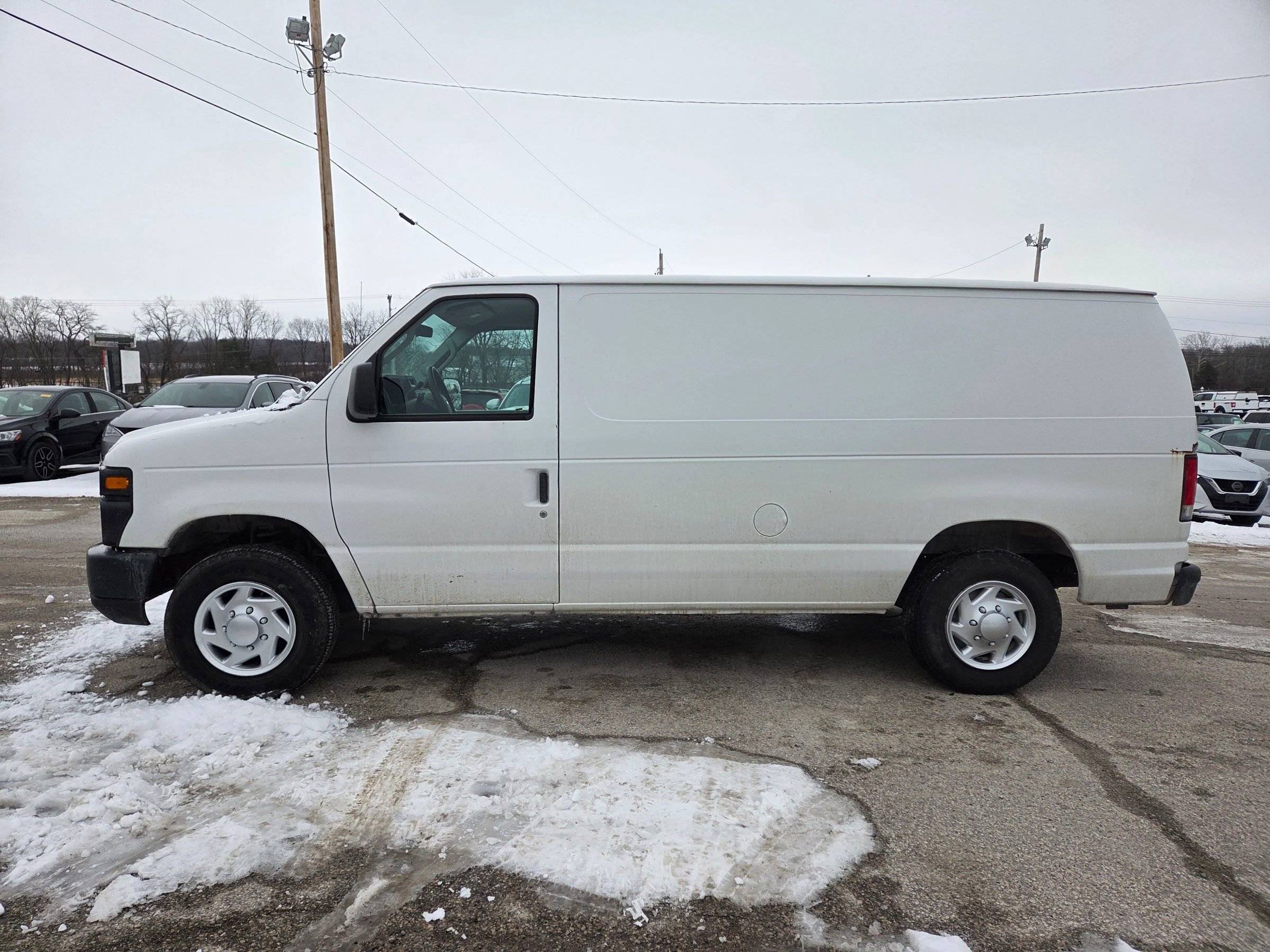Used 2009 Ford E-150 and Econoline 150 image 1