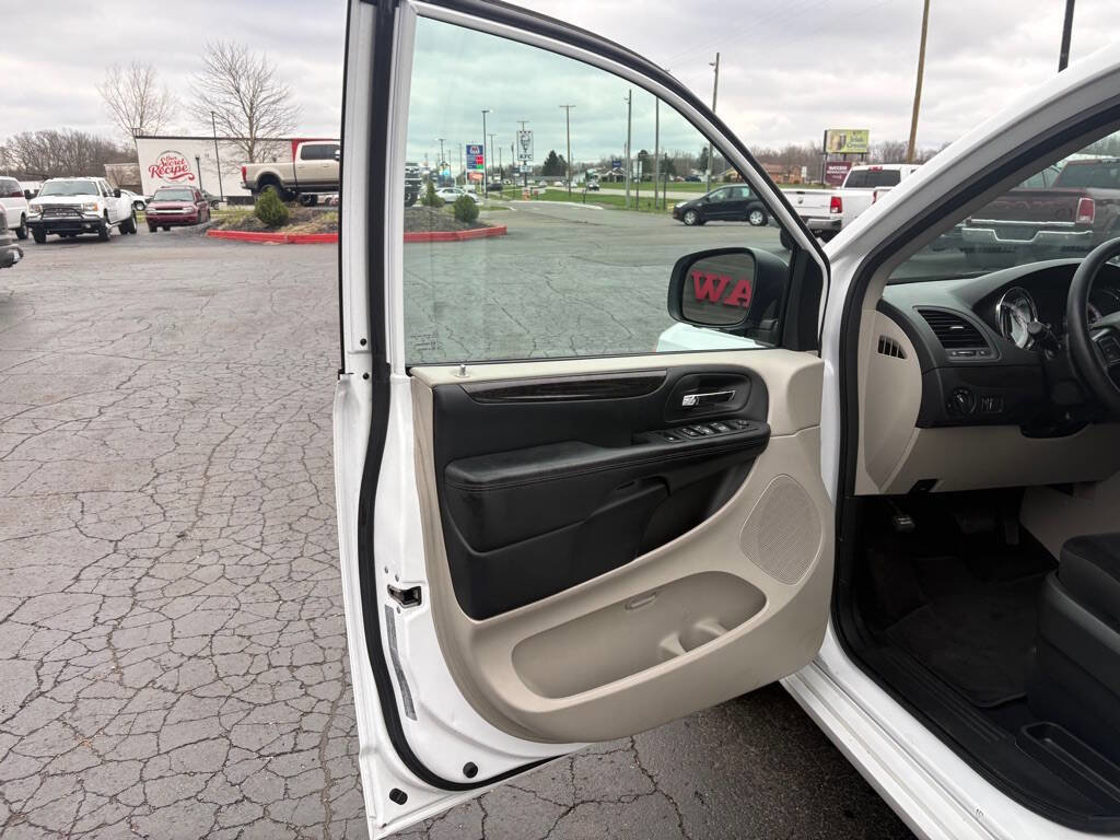 Used 2019 Dodge Grand Caravan SE image 19