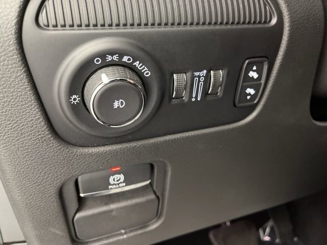 Used 2024 Jeep Wagoneer Series II w/ Flexible Seating Group image 30