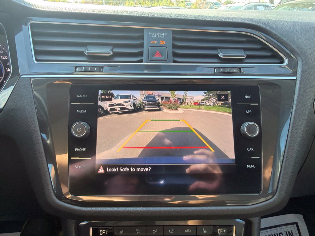 Used 2019 Volkswagen Tiguan SEL w/ 3rd Row Seat Package AWD/4WD image 32