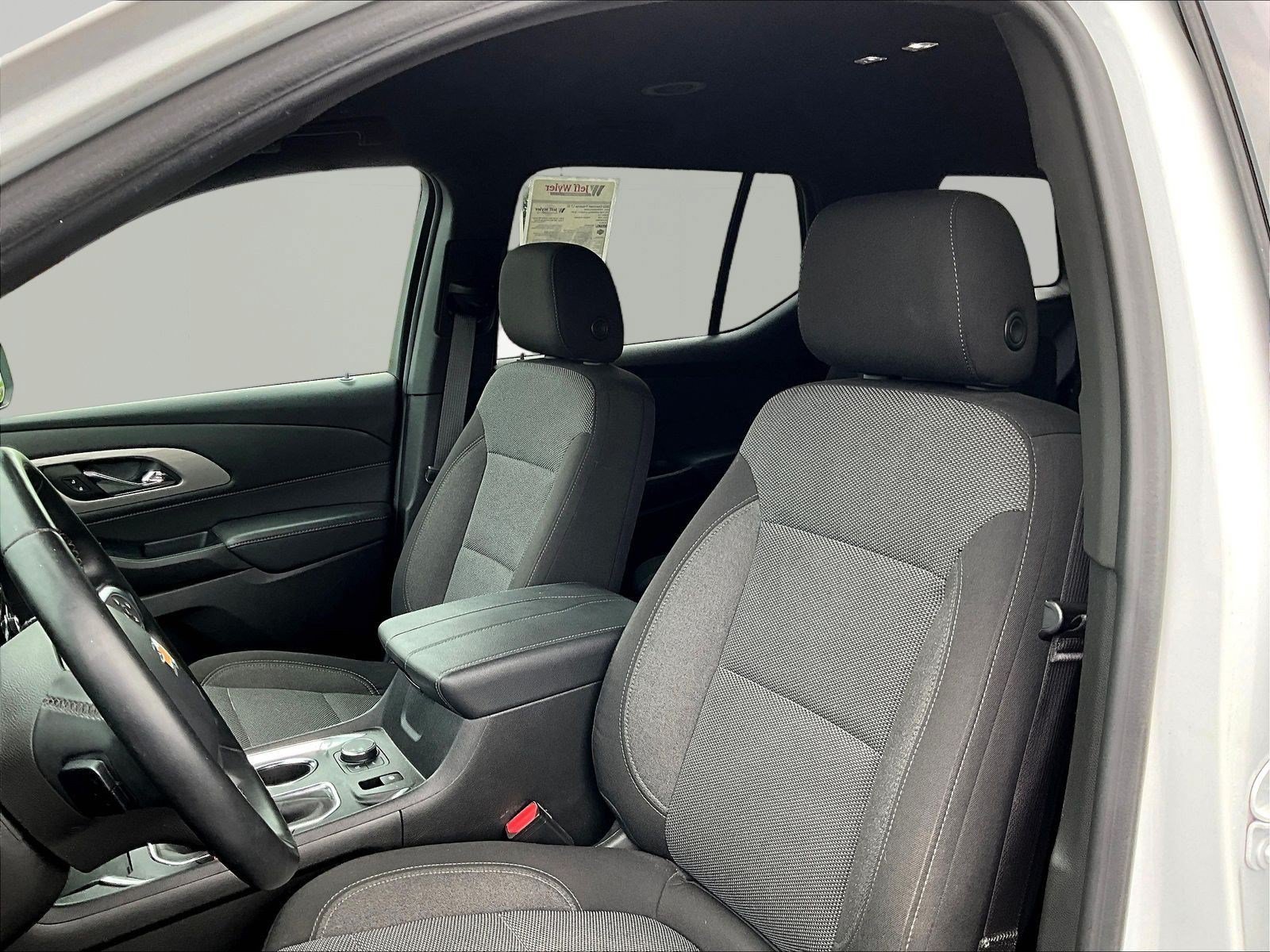 Used 2023 Chevrolet Traverse LT FWD image 21