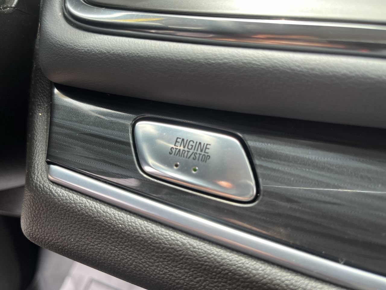 Used 2021 Buick Enclave Essence FWD image 15