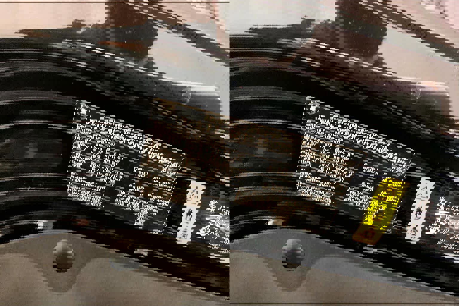 Used 2024 BMW X7 M60i w/ Executive Package image 32