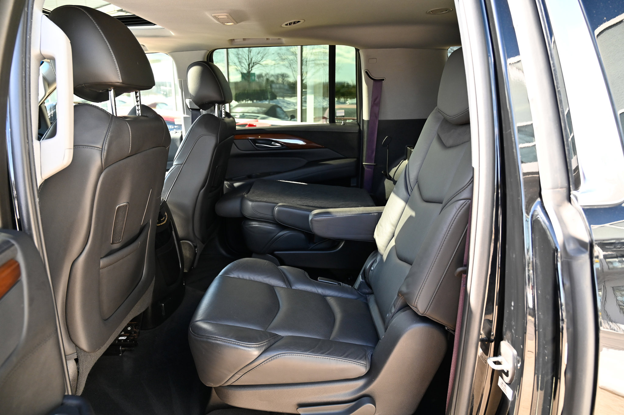 Used 2017 Cadillac Escalade ESV Luxury image 39