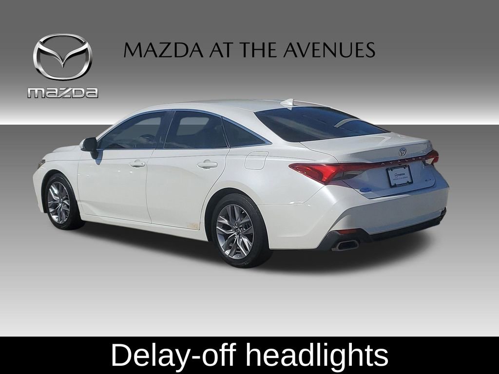 Used 2019 Toyota Avalon XLE image 5