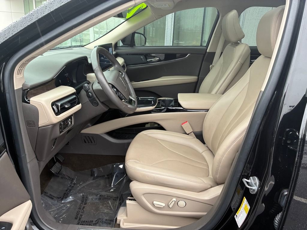 Certified 2023 Lincoln Nautilus Reserve image 10