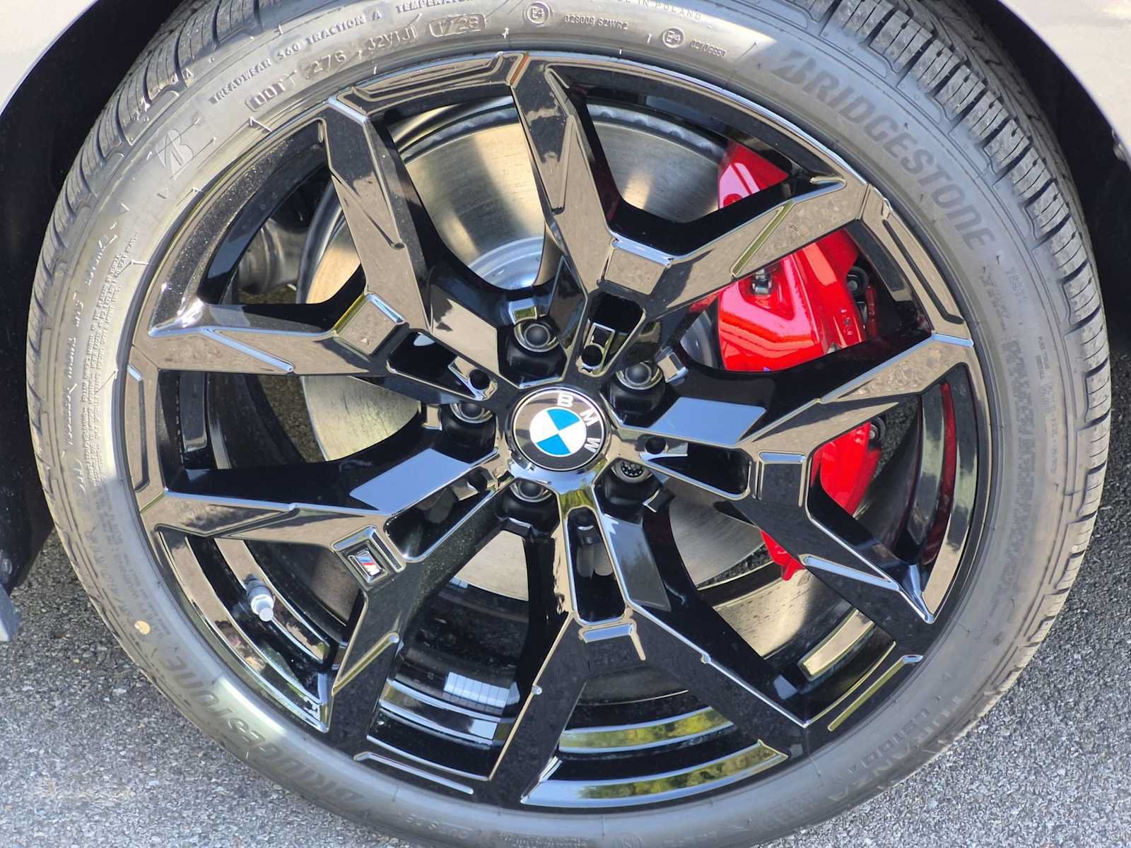 New 2026 BMW 330i xDrive Sedan w/ M Sport Package AWD/4WD image 13