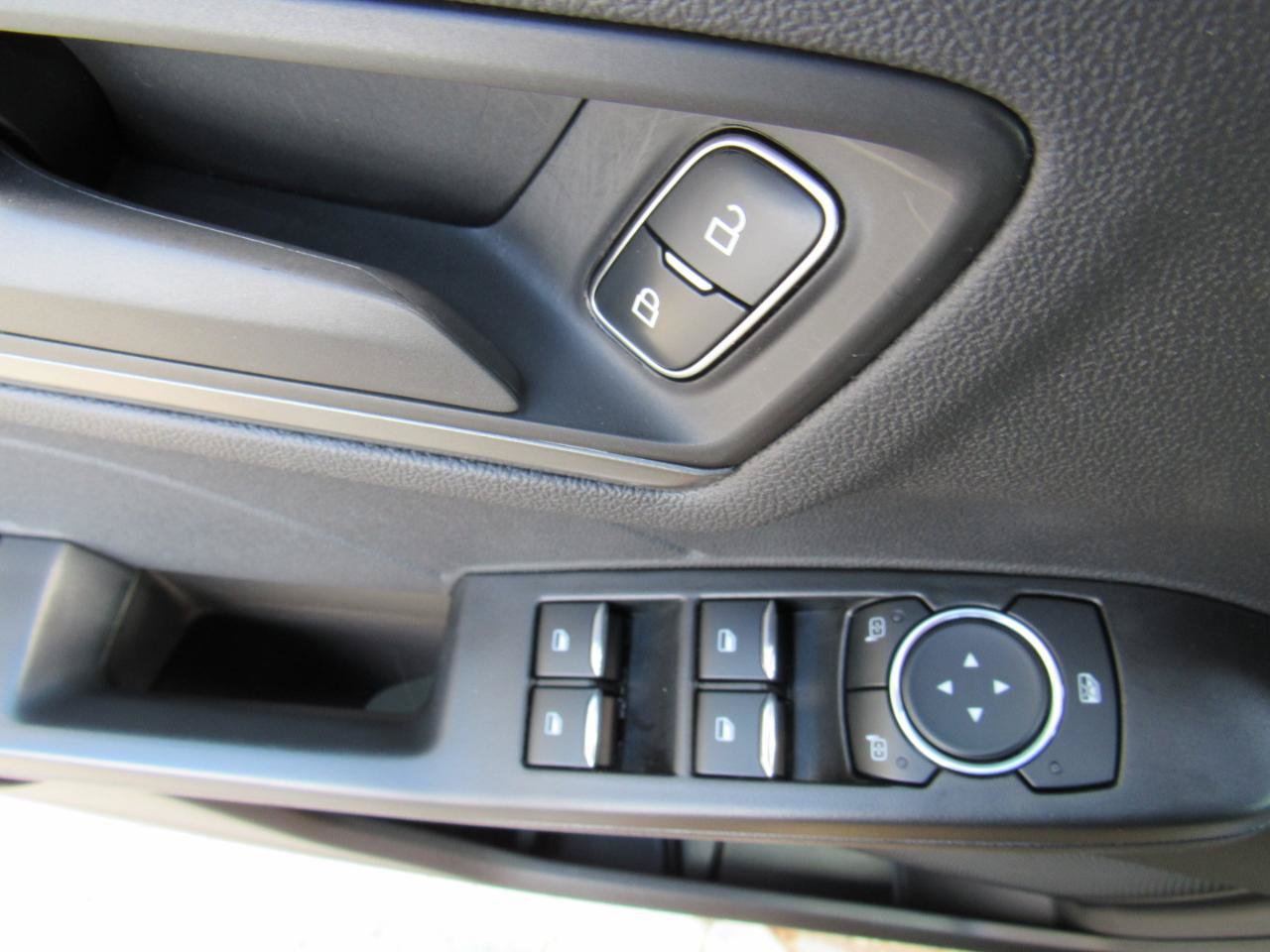 Used 2023 Ford Escape Active w/ Tech Pack #1 AWD/4WD image 9
