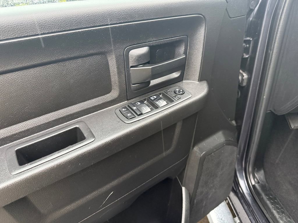 Used 2018 RAM 1500 Express image 11
