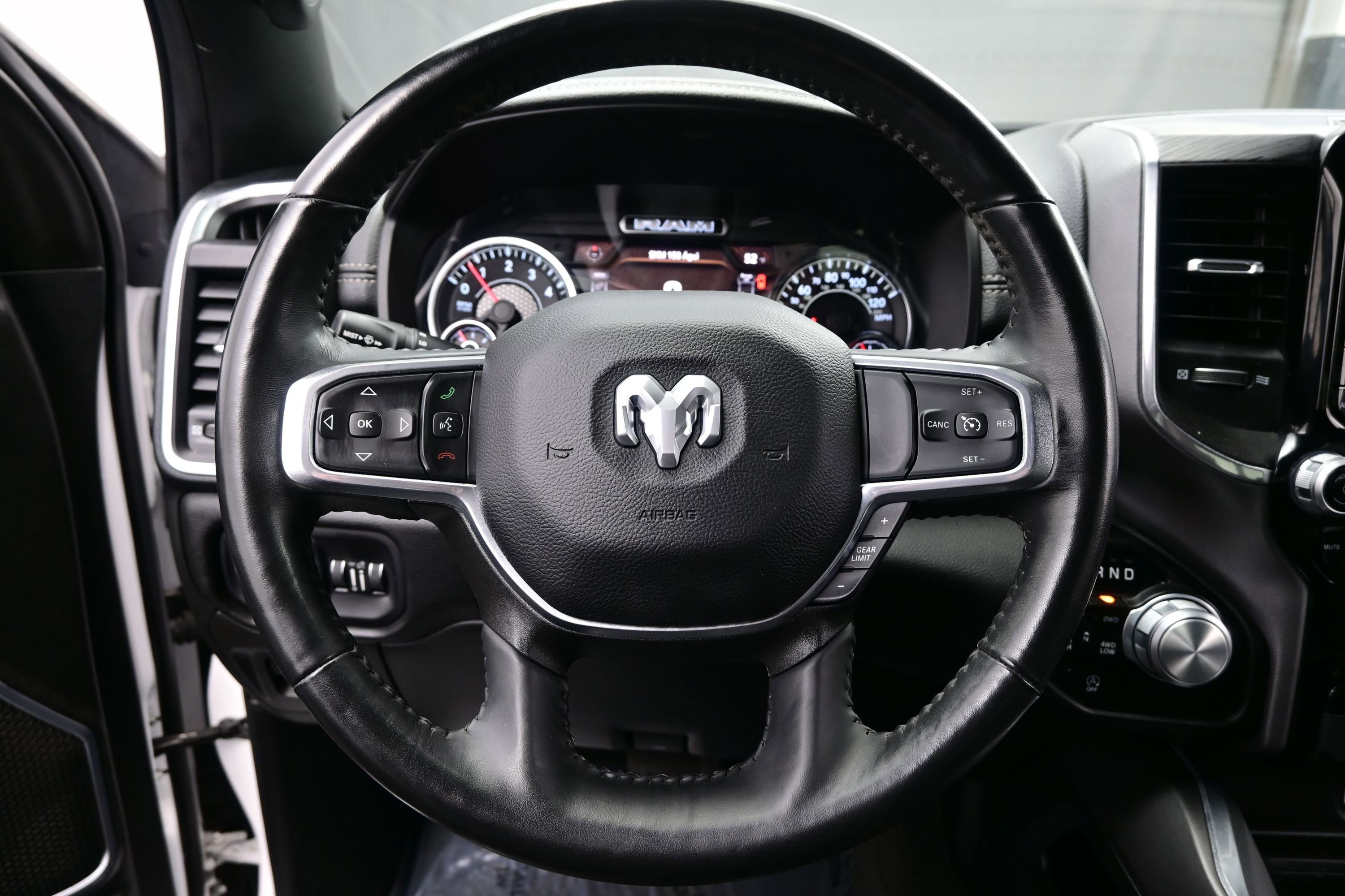 Used 2023 RAM 1500 Laramie AWD/4WD image 23