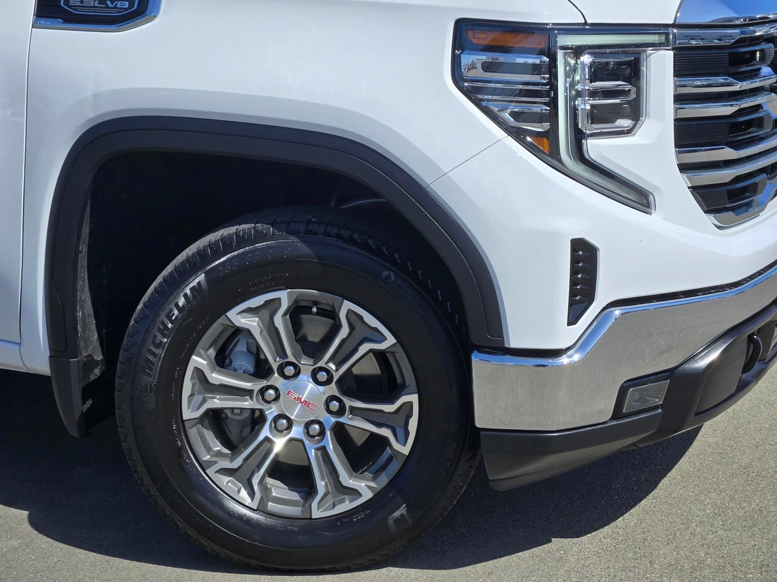 Used 2025 GMC Sierra 1500 SLT AWD/4WD image 9