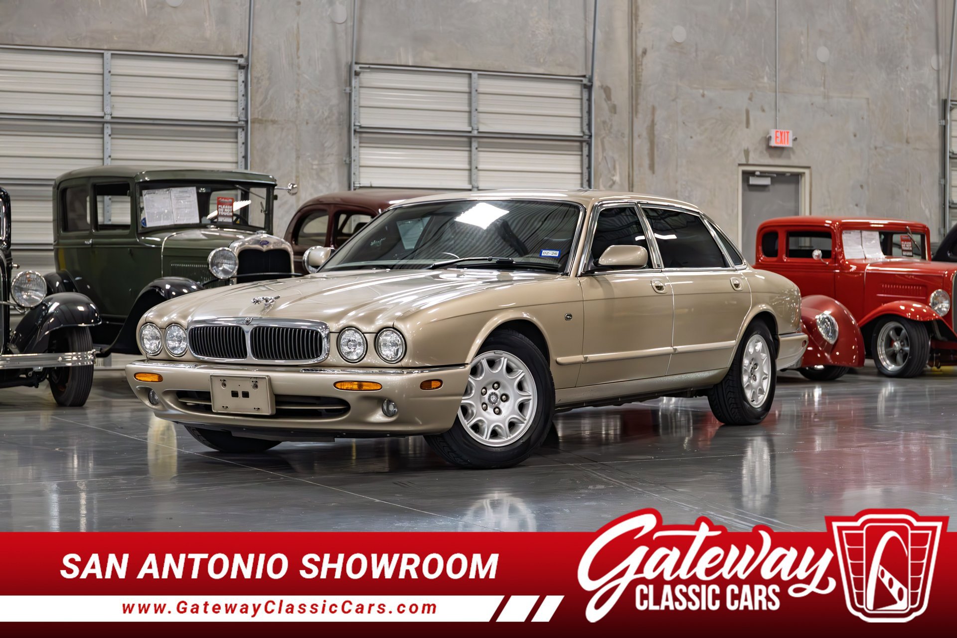Used 2001 Jaguar XJ8 image 1