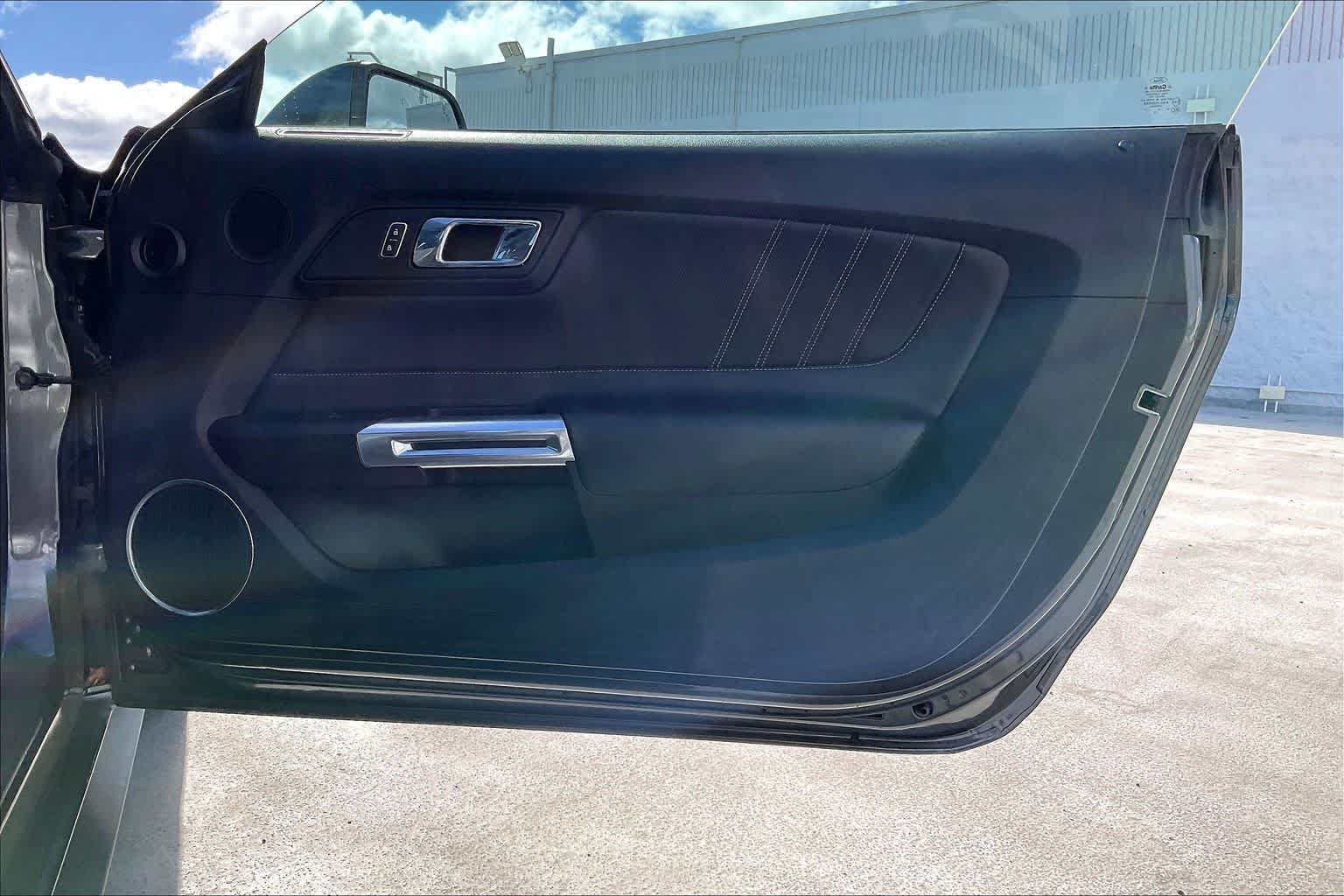 Used 2015 Ford Mustang GT Premium w/ Equipment Group 401A RWD image 27