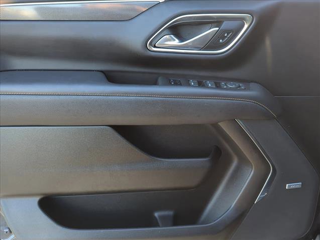 Used 2023 GMC Yukon AT4 w/ Technology Package image 9