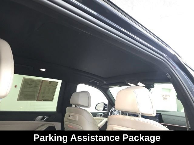 Used 2021 BMW X7 xDrive40i w/ M Sport Package AWD/4WD image 9