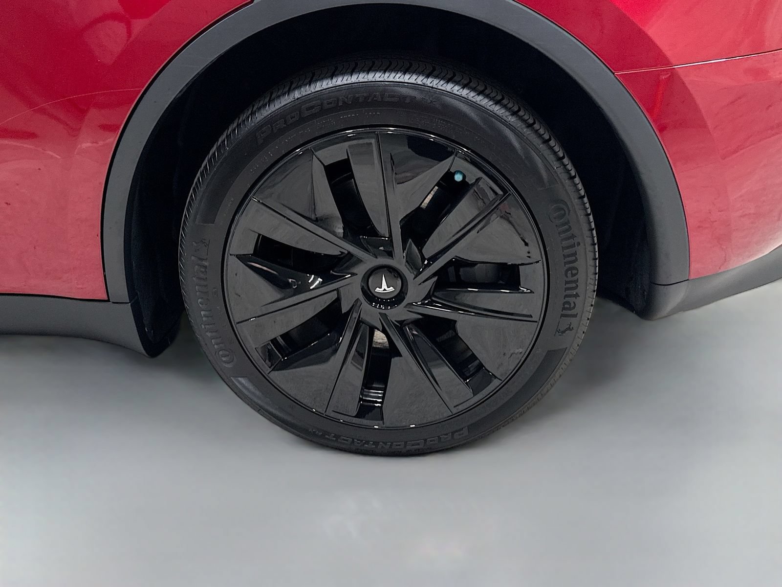 Used 2024 Tesla Model Y Long Range AWD/4WD image 31