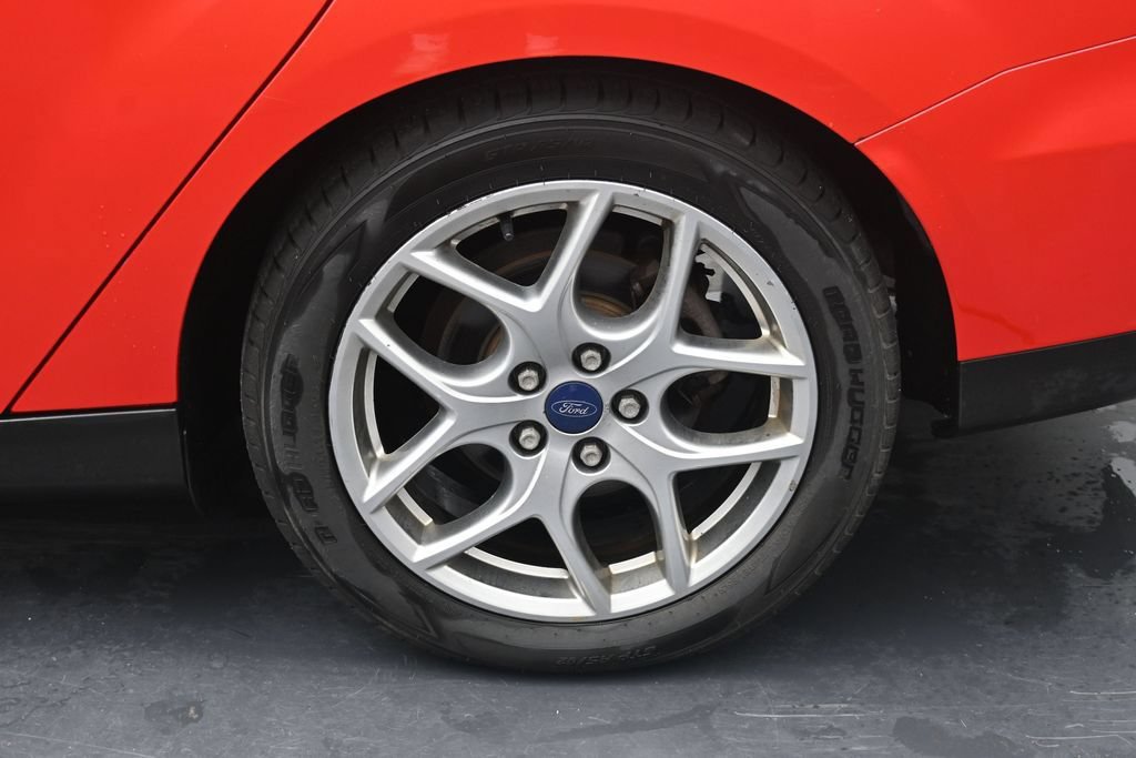 Used 2015 Ford Focus SE w/ Equipment Group 201A FWD image 12