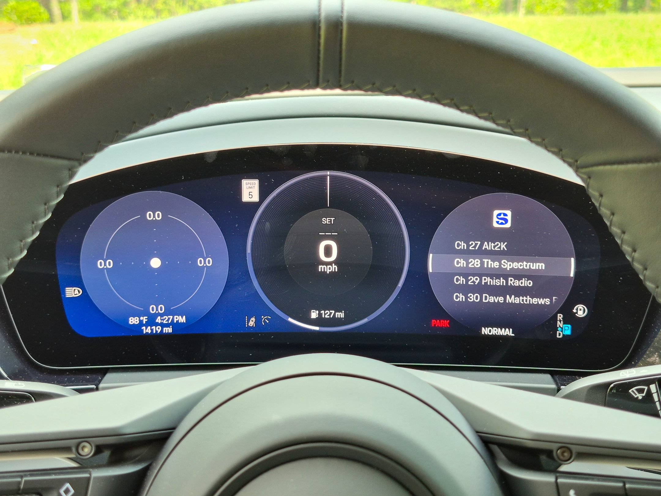 Certified 2025 Porsche Macan Electric RWD image 11