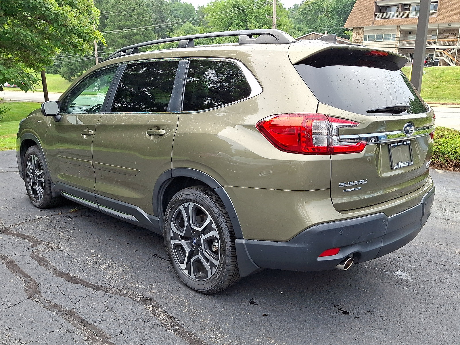Used 2023 Subaru Ascent Limited w/ Technology Package AWD/4WD image 4