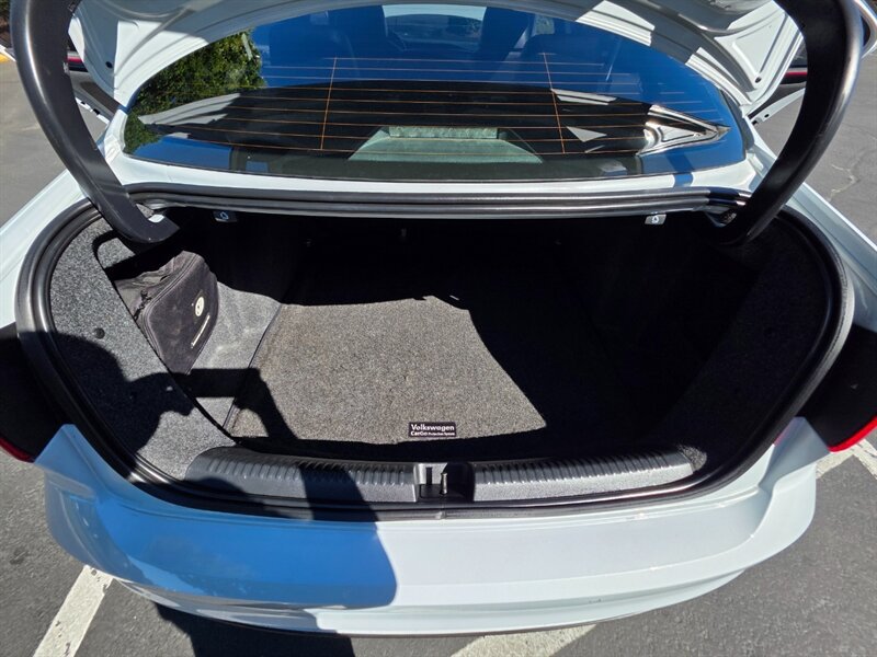 Used 2017 Volkswagen Jetta GLI FWD image 50