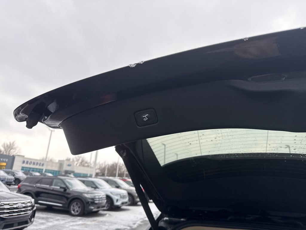 Used 2023 Ford Edge SEL w/ Convenience Package image 13