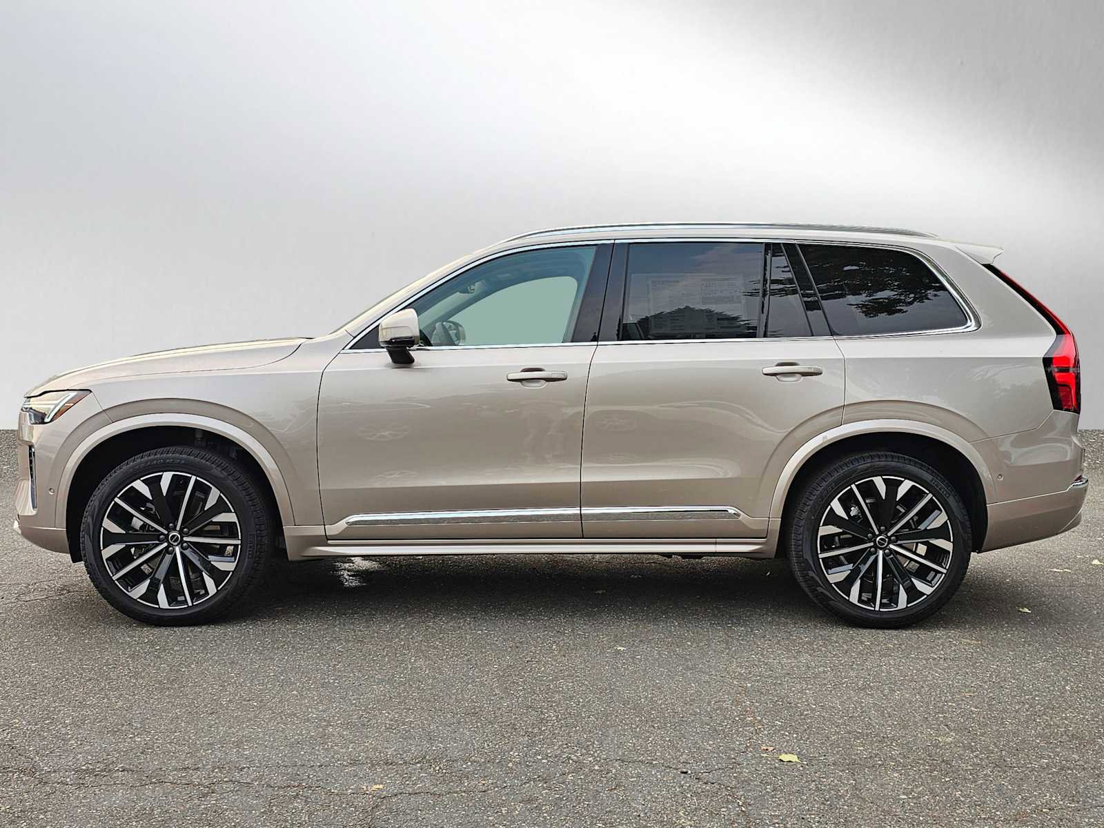 New 2026 Volvo XC90 B6 Plus image 4