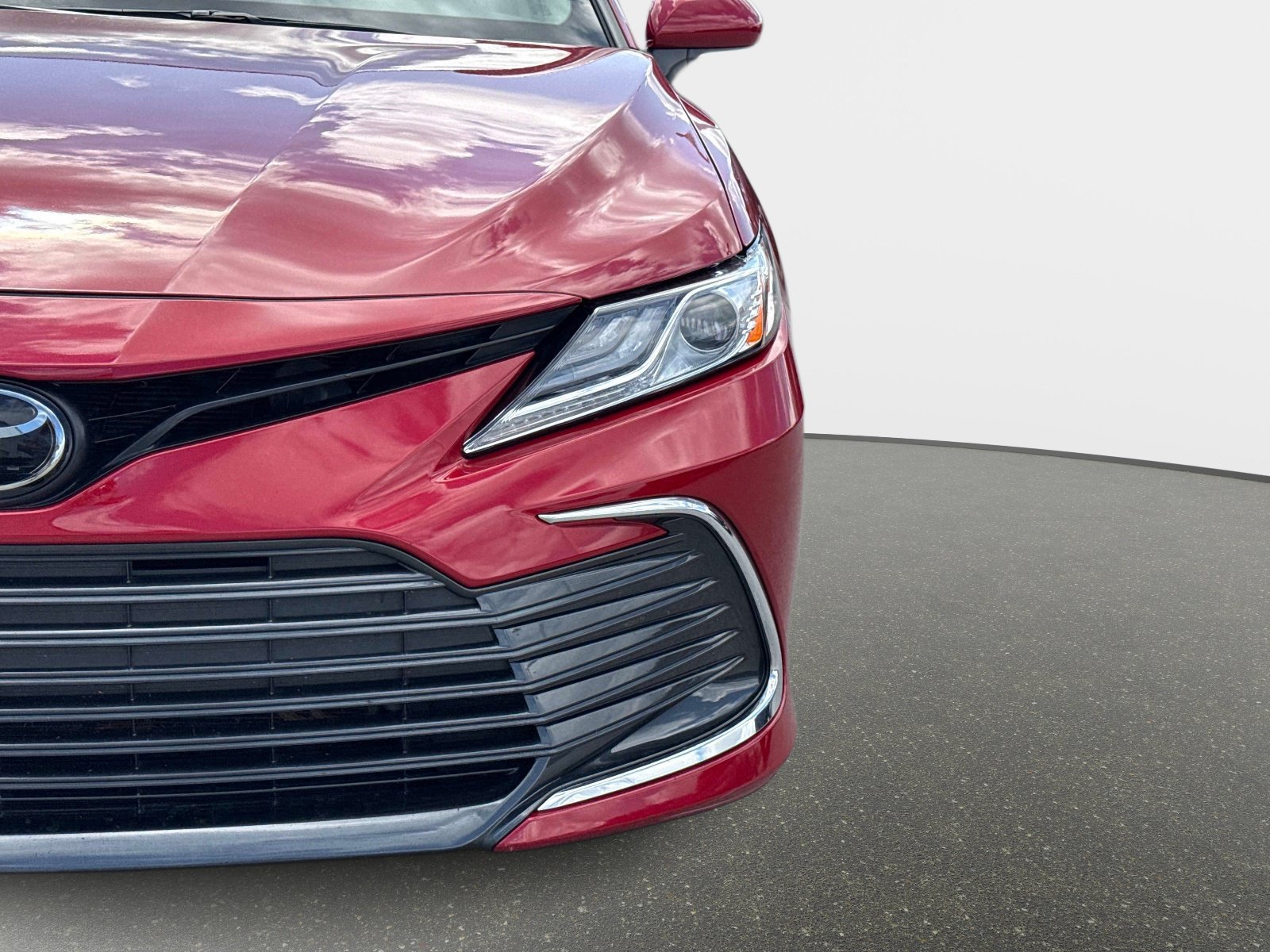 Used 2023 Toyota Camry XLE FWD image 11
