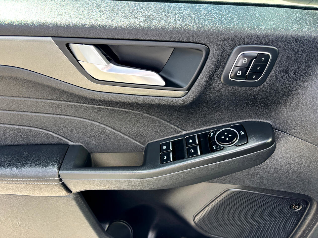 Used 2023 Ford Escape Active w/ Tech Pack #2 image 9