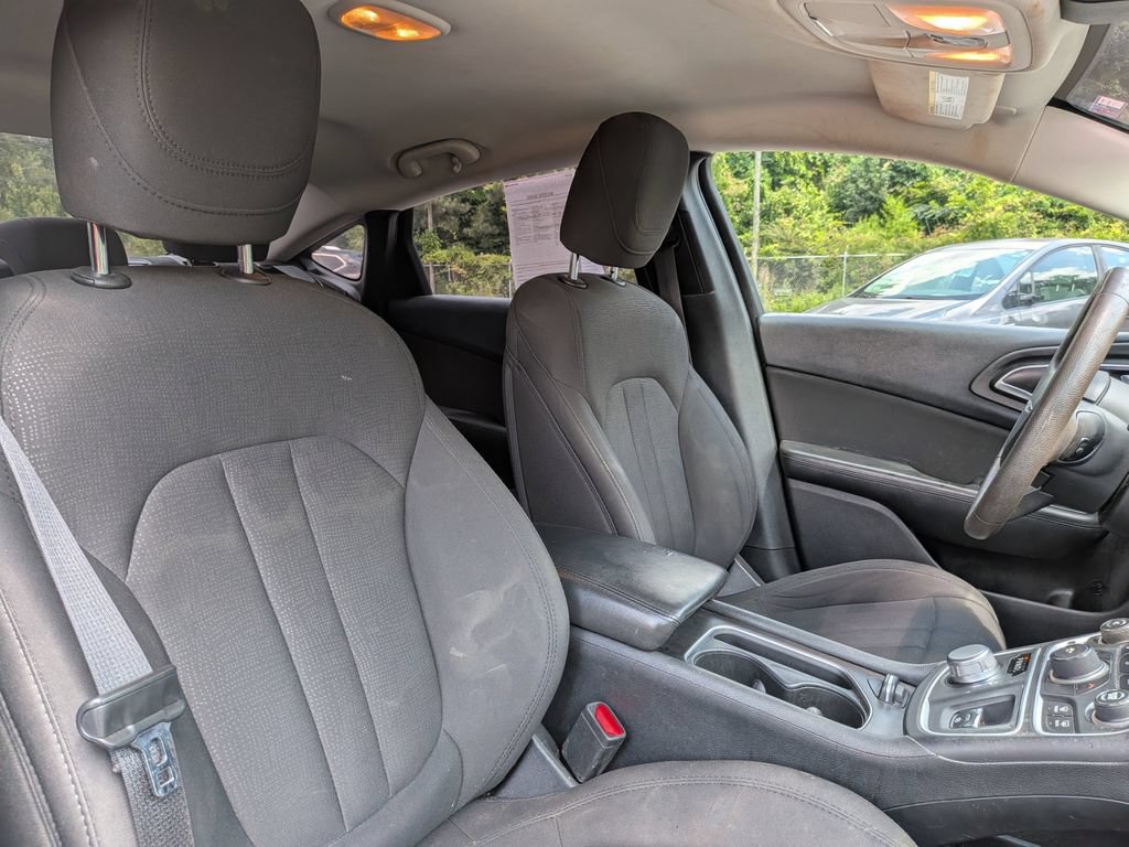 Used 2016 Chrysler 200 Limited FWD image 24