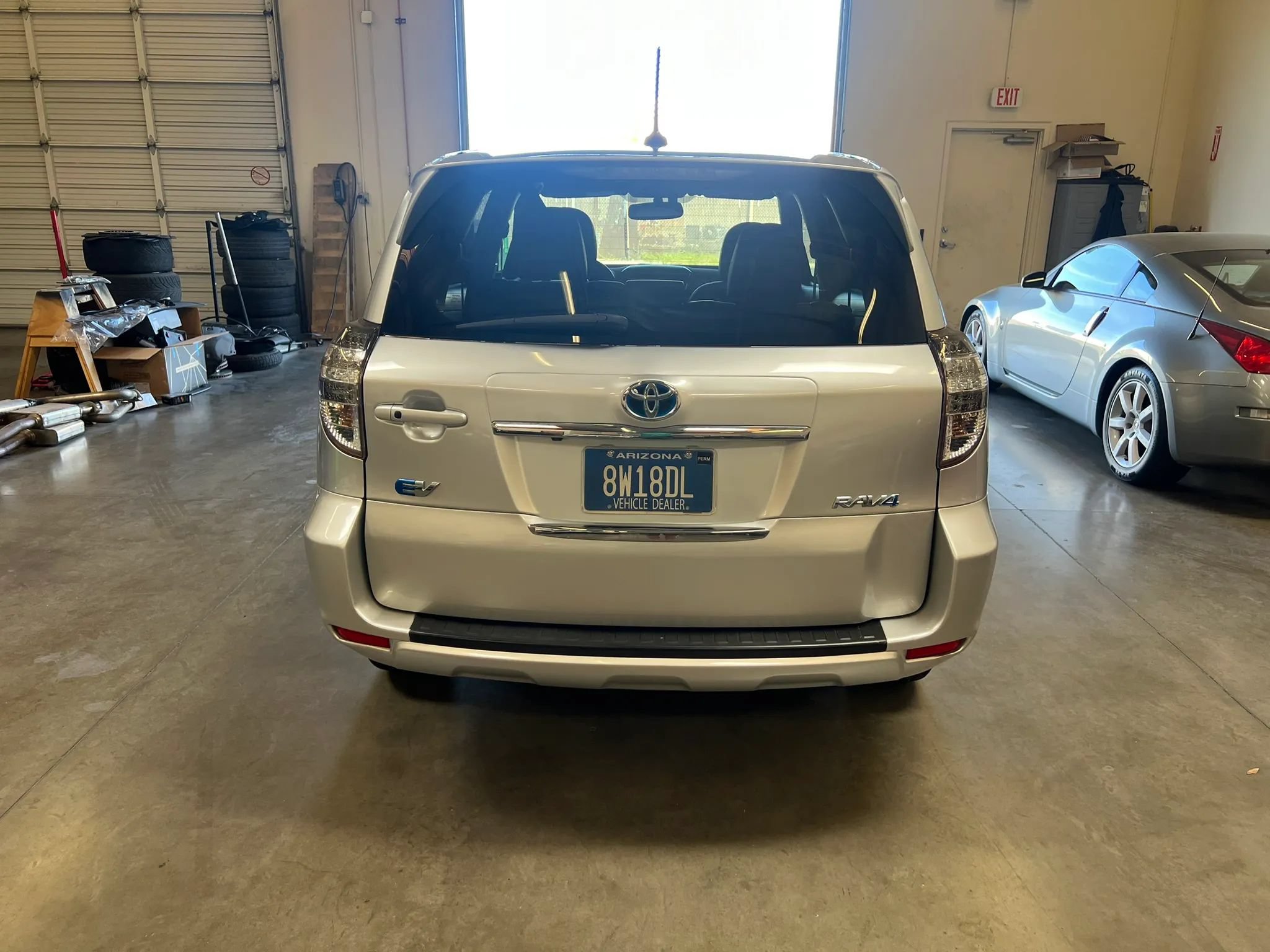 Used 2014 Toyota RAV4 EV FWD image 4