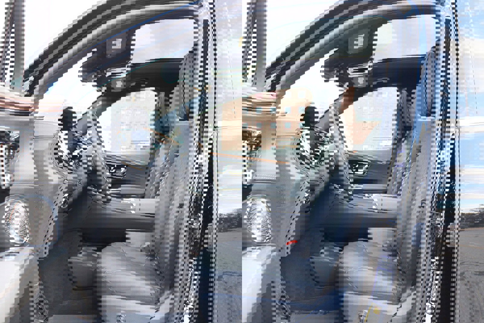 Used 2025 Mercedes-Benz EQS 450+ 4MATIC SUV w/ Winter Package image 12