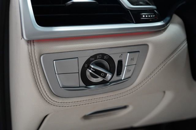 Used 2021 BMW 740i xDrive w/ M Sport Package image 20