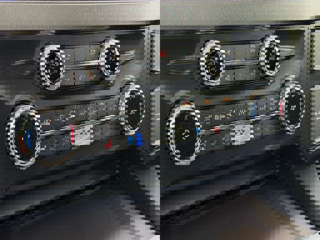 Certified 2026 Ford F350 Platinum w/ Tremor Off-Road Package image 41